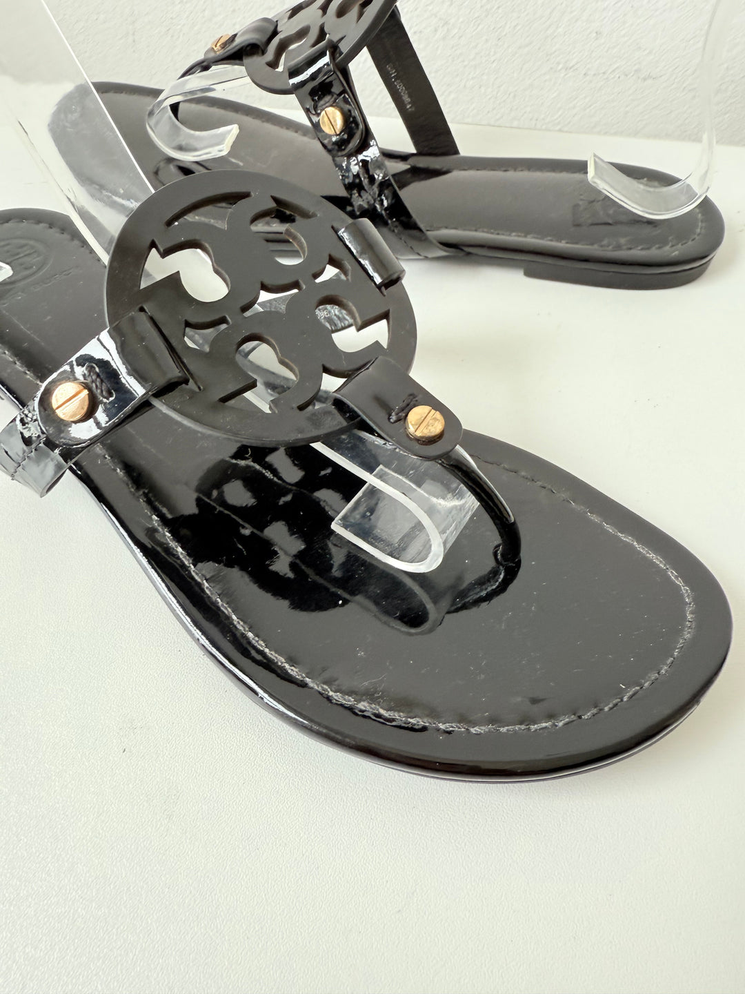 Tory Burch Black Patent Leather Miller Thong Sandals Size 8.5