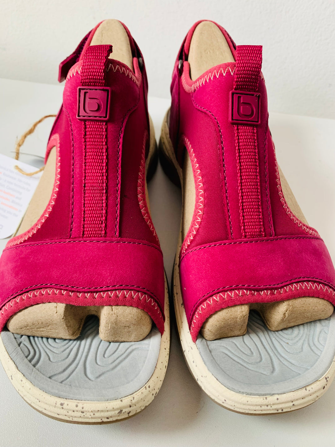 Bionica Niagra Magenta Sandal Size 7 New in Box