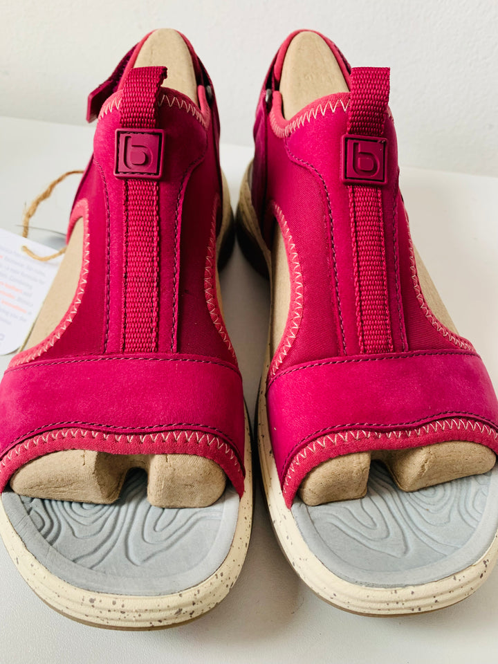 Bionica Niagra Magenta Sandal Size 7 New in Box