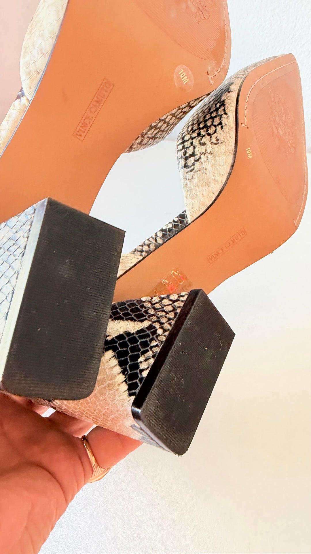 Vince Camuto Sorenn Pointed Toe Snake Pribt Pumps Size 10