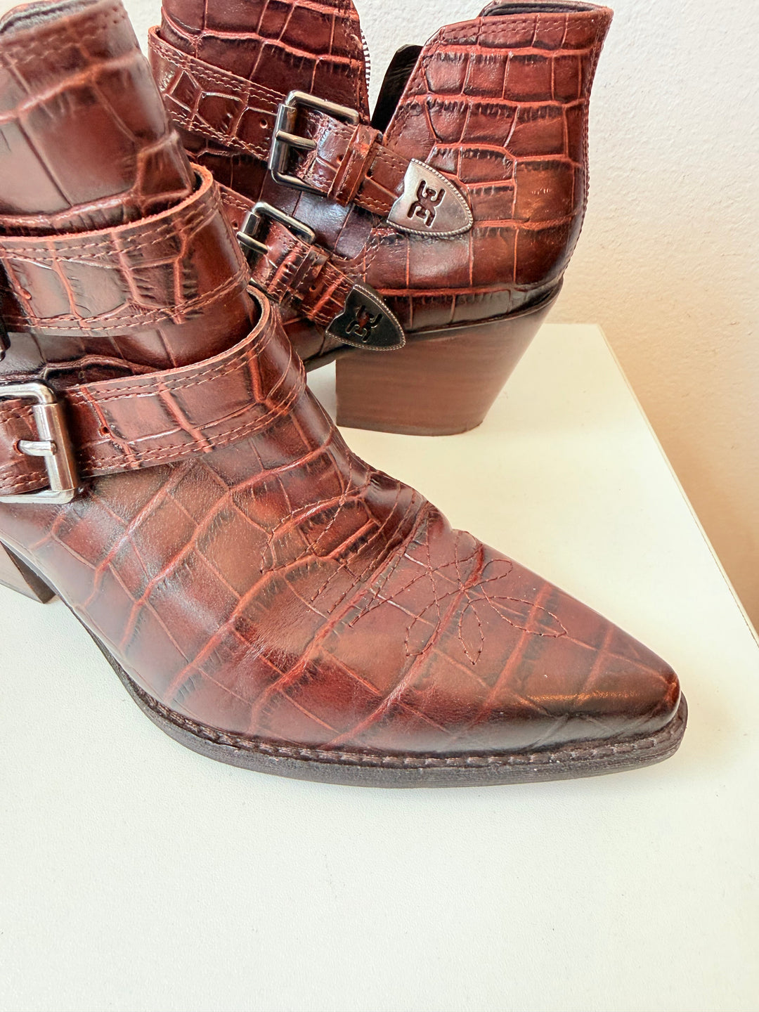 Sam Edelman Windsor Double Buckle Brown Croc Leather Embossed Booties Size 6.5