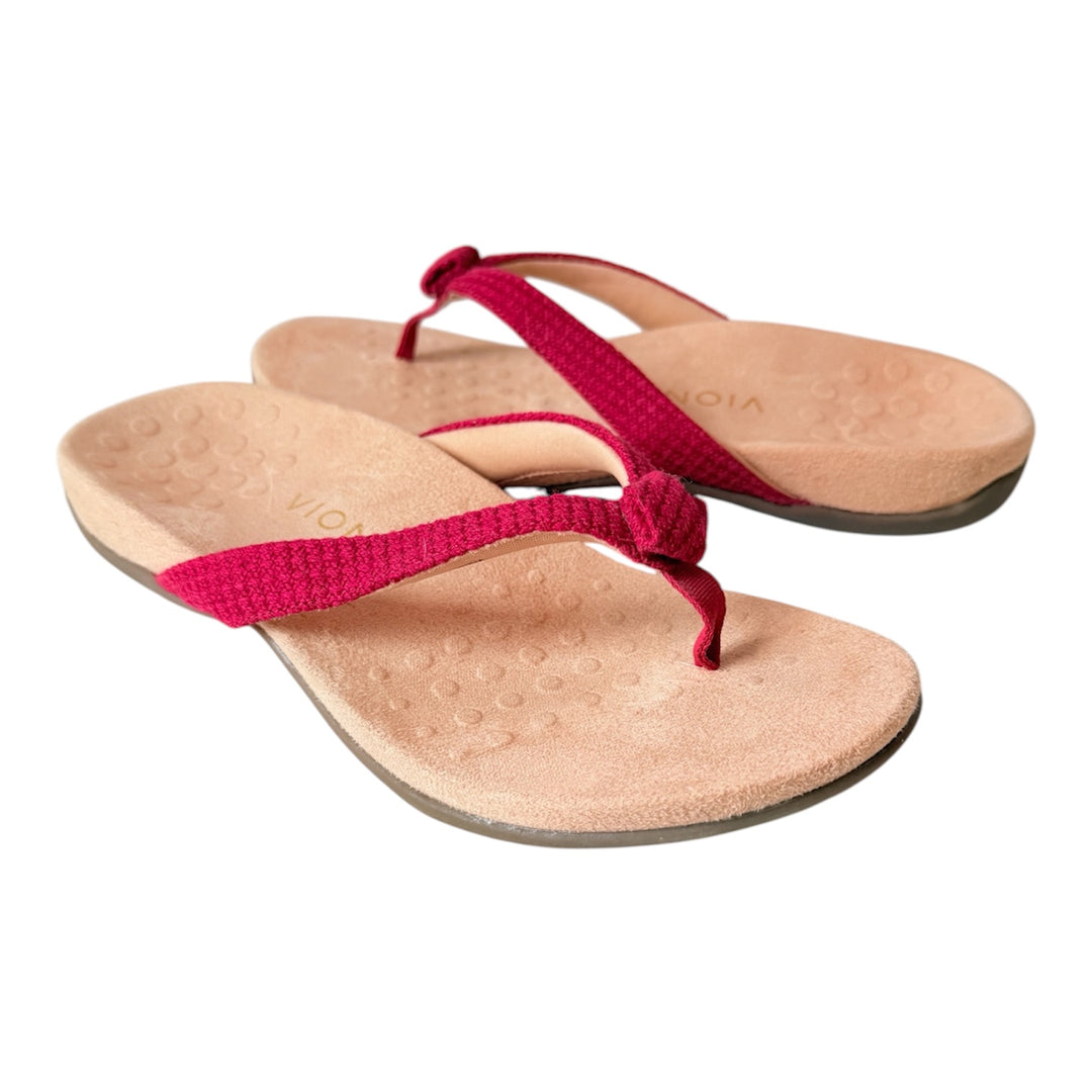 Vionic Mattie Thong Sandal In Red Size 8