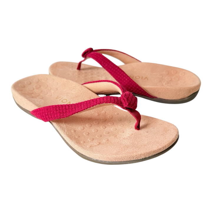 Vionic Mattie Thong Sandal In Red Size 8