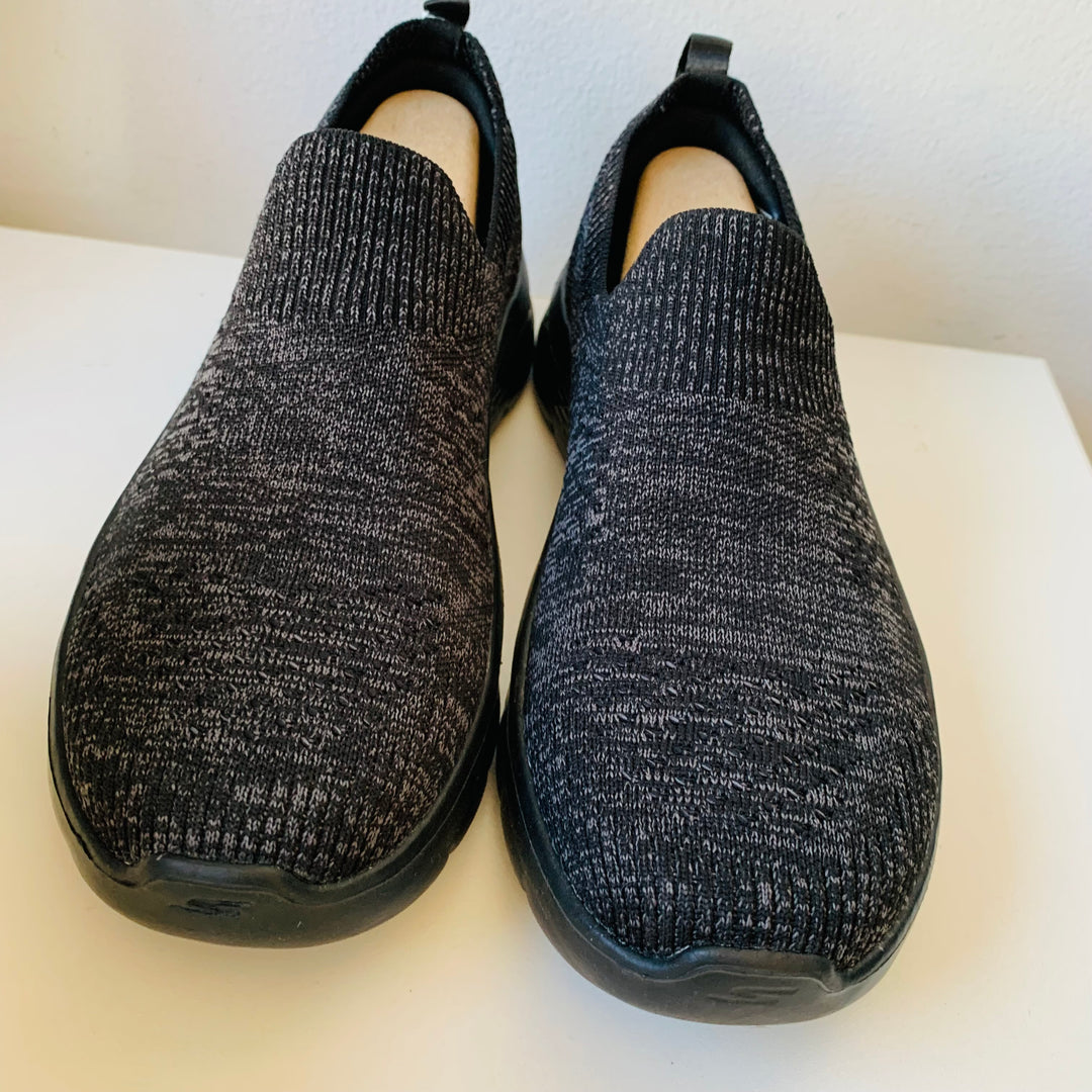 Skechers Black Arch Fit Washable Jasper Slip On Sneakers Size 7.5 Women’s New In Box