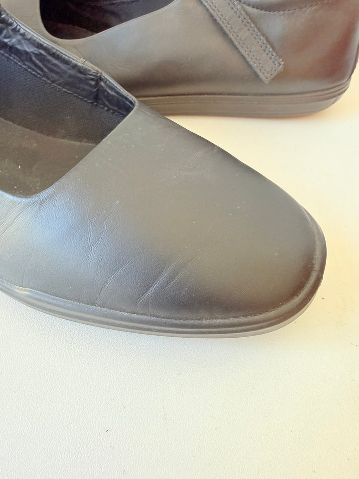 ECCO Simpil Mary Jane Black Leather Ballet Flats Size 10-10.5