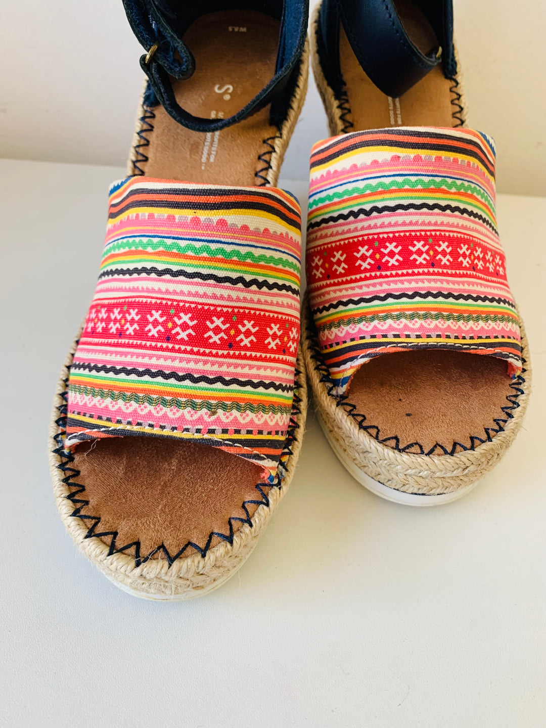 Tom’s Marisol Tapestry Multi Colored Wedge Women’s Size 8.5