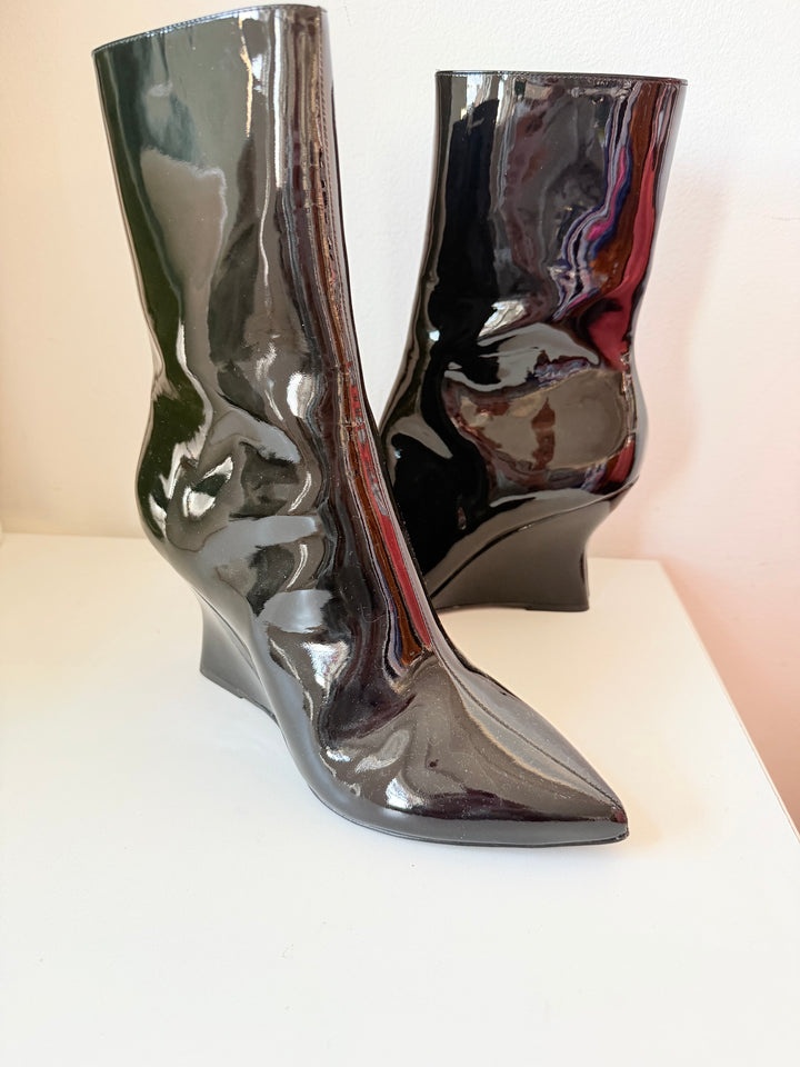 Black Suede Studio Lauren Pointed Toe Wedge Patent Booties Size 40.5 (USA 10)