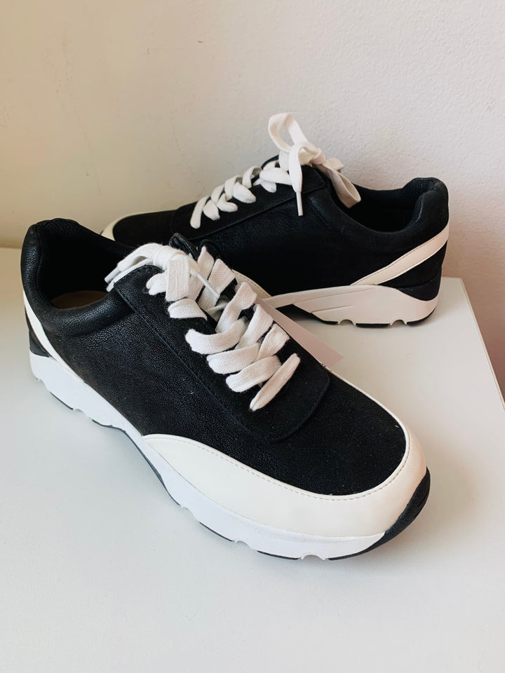 Loft NWT Black And White Chunky Sneakers Size 8