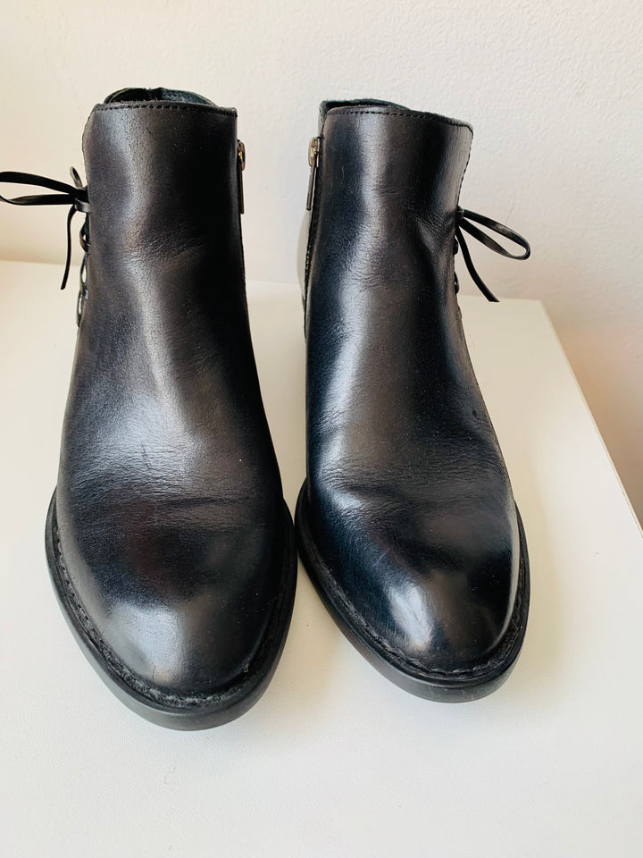 Born Bowlen Black Leather Ankle Bootie Size 9