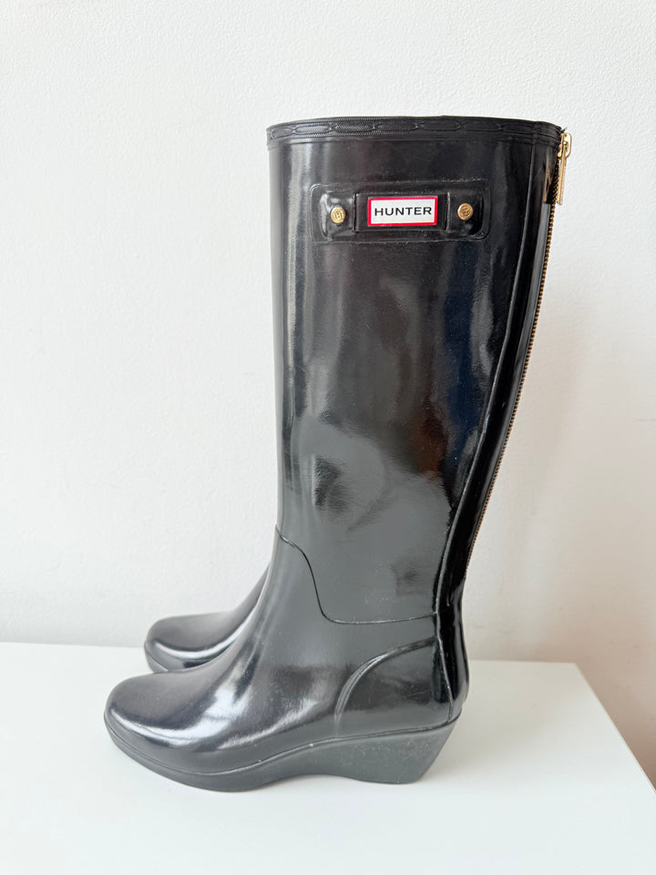 Hunter Black Moss Tall Wedge Boots Size 7
