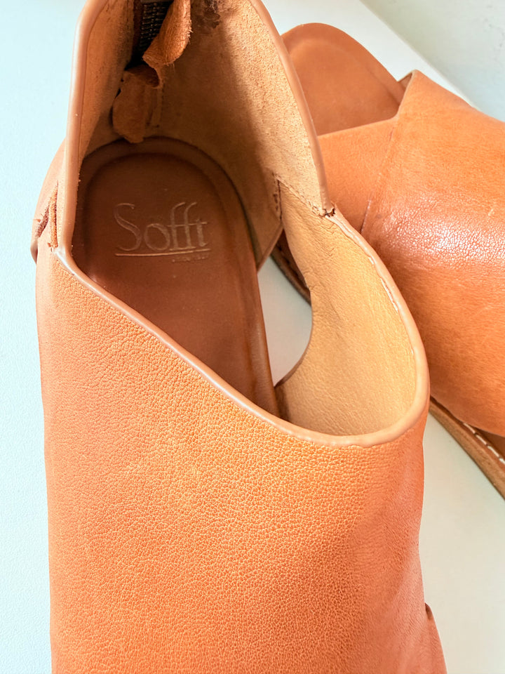 Sofft Evonne Leather Sandals Size 8 Color Luggage