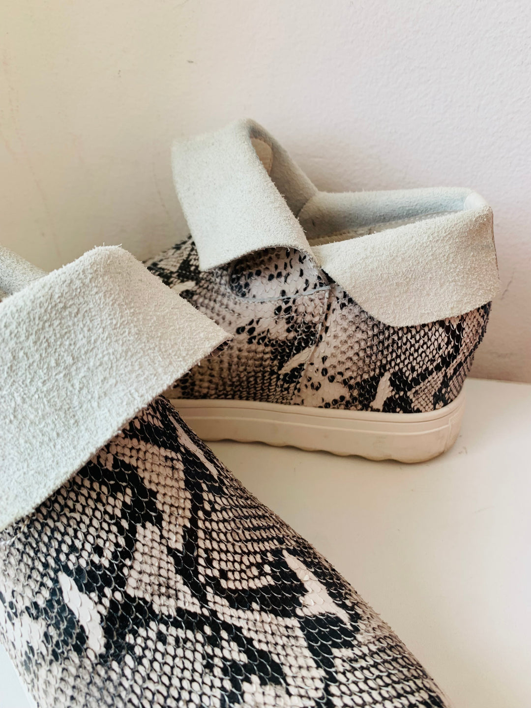 J/Slides Slip on Snake Print Sneaker Size 9
