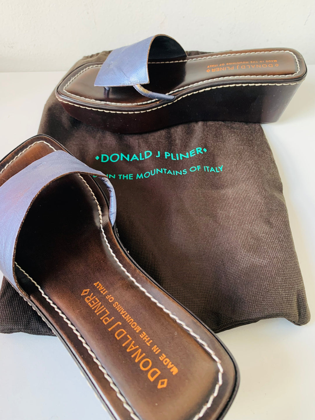 Donald Pliner Blue Metallic Leather Strao Wonens Sandals Size 8
