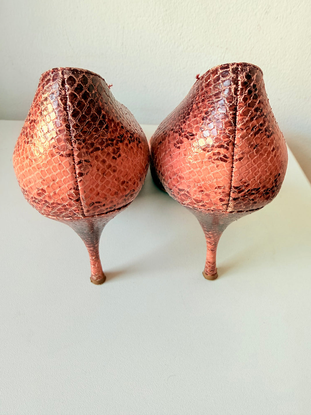 Miu Miu Ayers Pink Camellia Snakeskin Pointed Toe Pumps Size 38