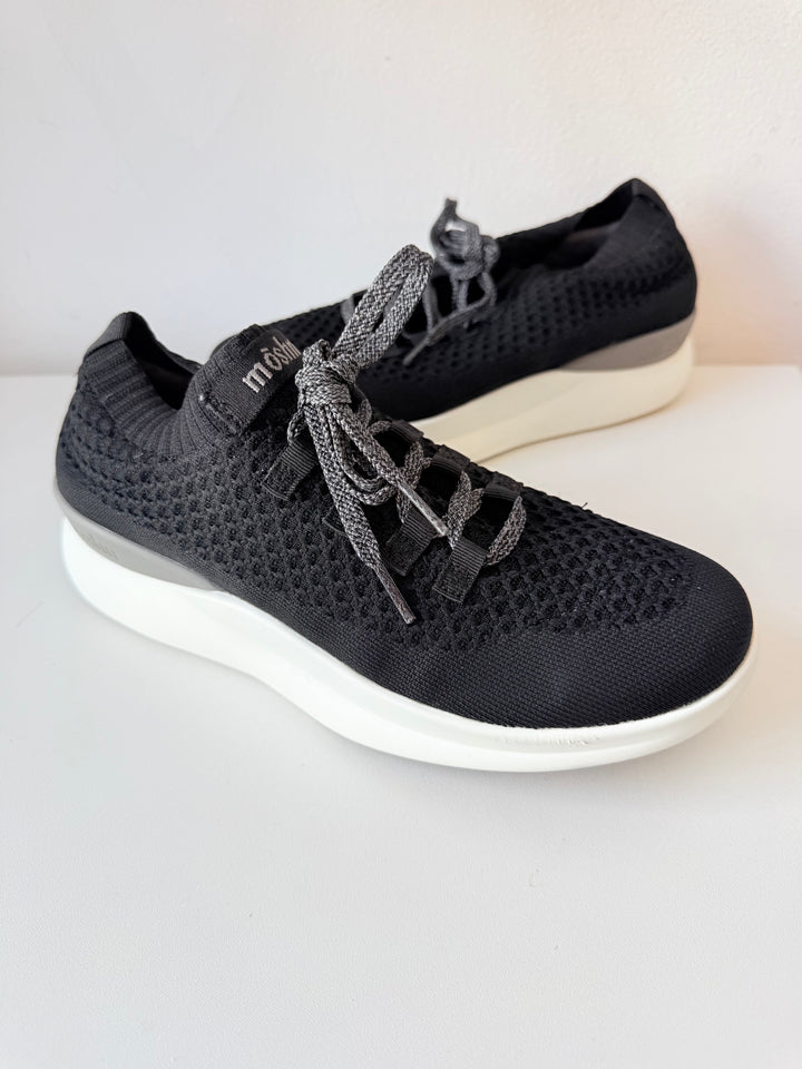 Moshn By Klogs Vigor Rocker Bottom Athletic Sneakers Size 9 In Black