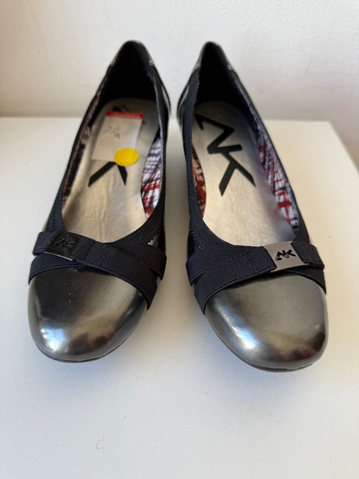 Anne Klein Definitely Pewter Black Wedge Pumps Size 7.5