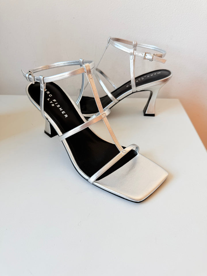Marc Fisher Dennie Strappy Leather Dress Sandal In Metallic Silver Size 10 NIB