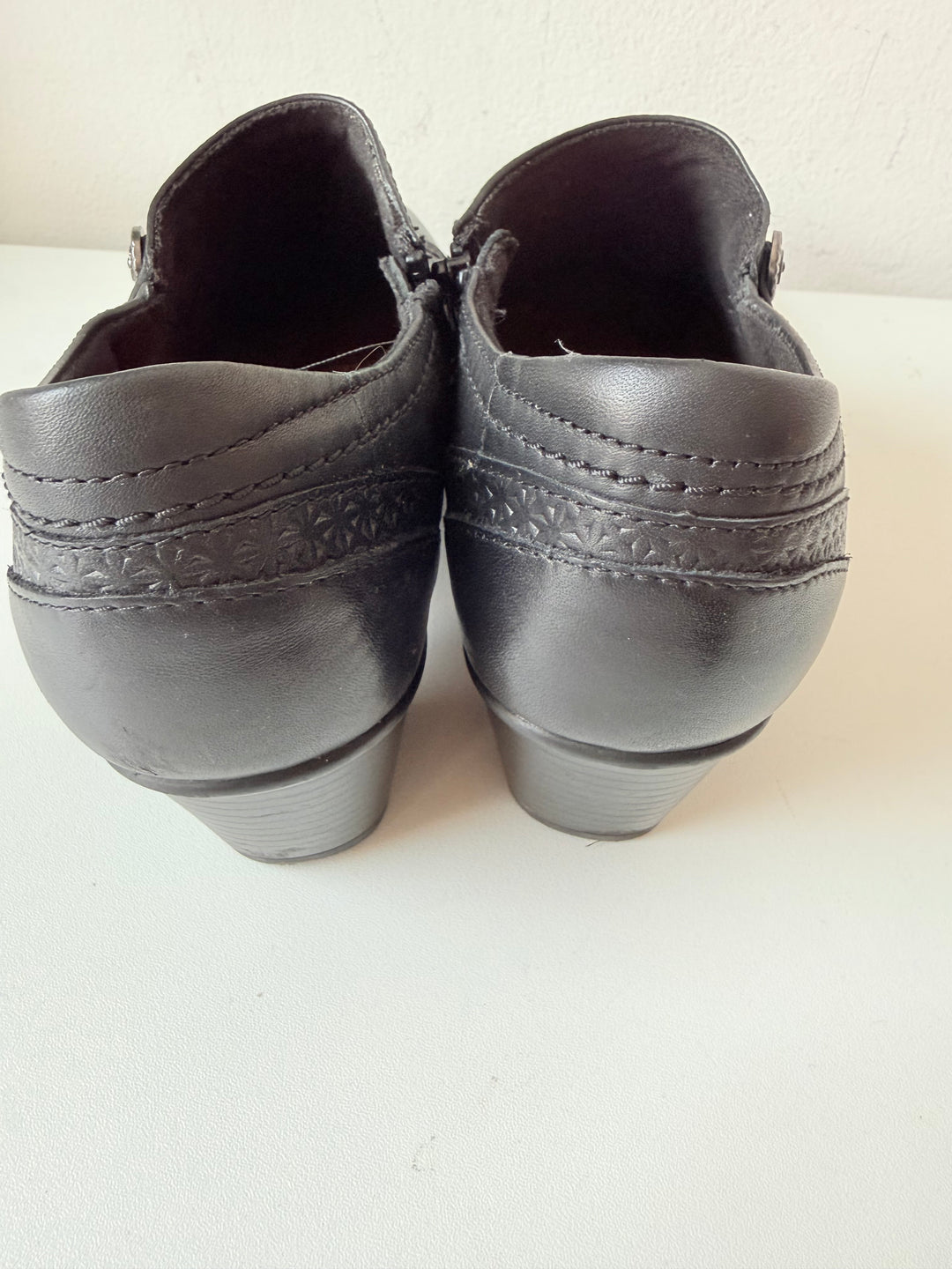 Cobb Hill By Rockport Kailyn Vamp Black Booties Women’s Size 9