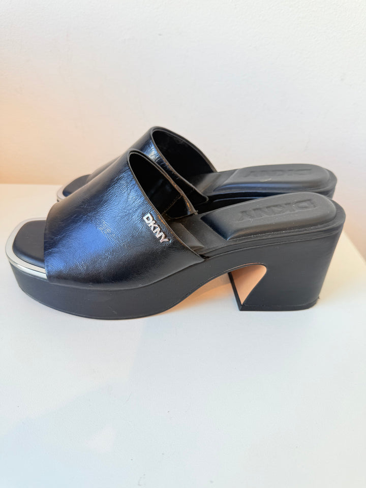 DKNY Desirae Platform Sandal In Black Leather Size 8.5