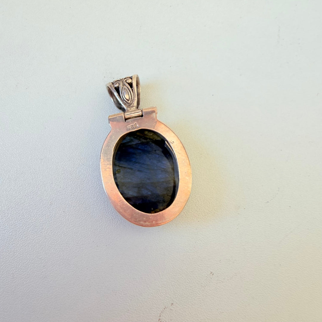 Sterling Silver Handcrafted Oval Laborite Pendent