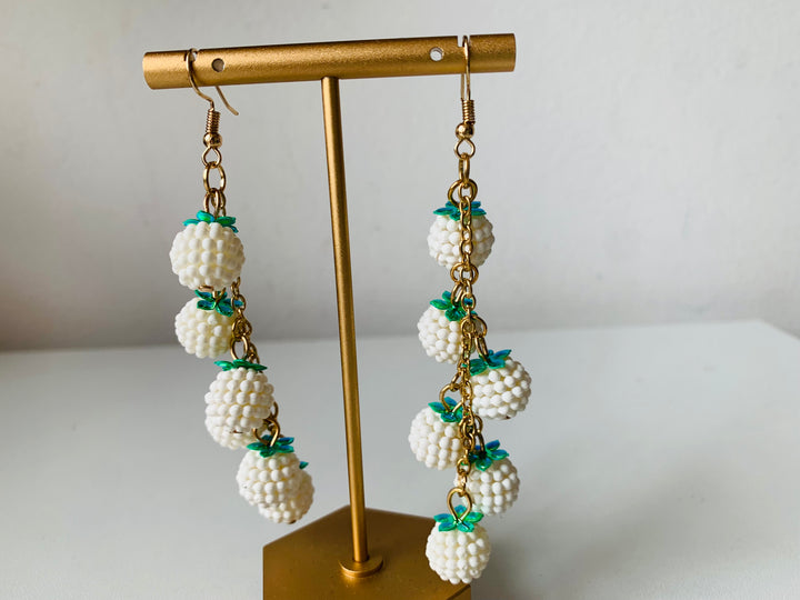 Fun Golf White and Green Beaded Dangle Pierced Earrings