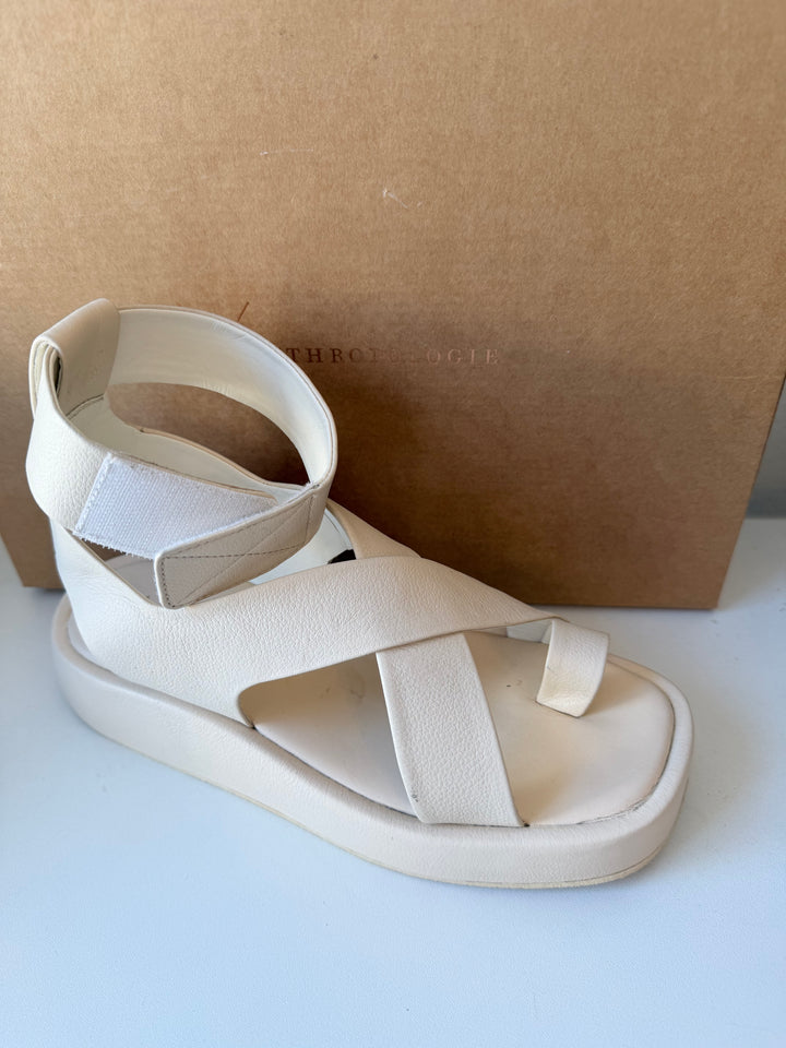 Anthropologie Toe Looped Gladiator Sandals in Cream White Size 6