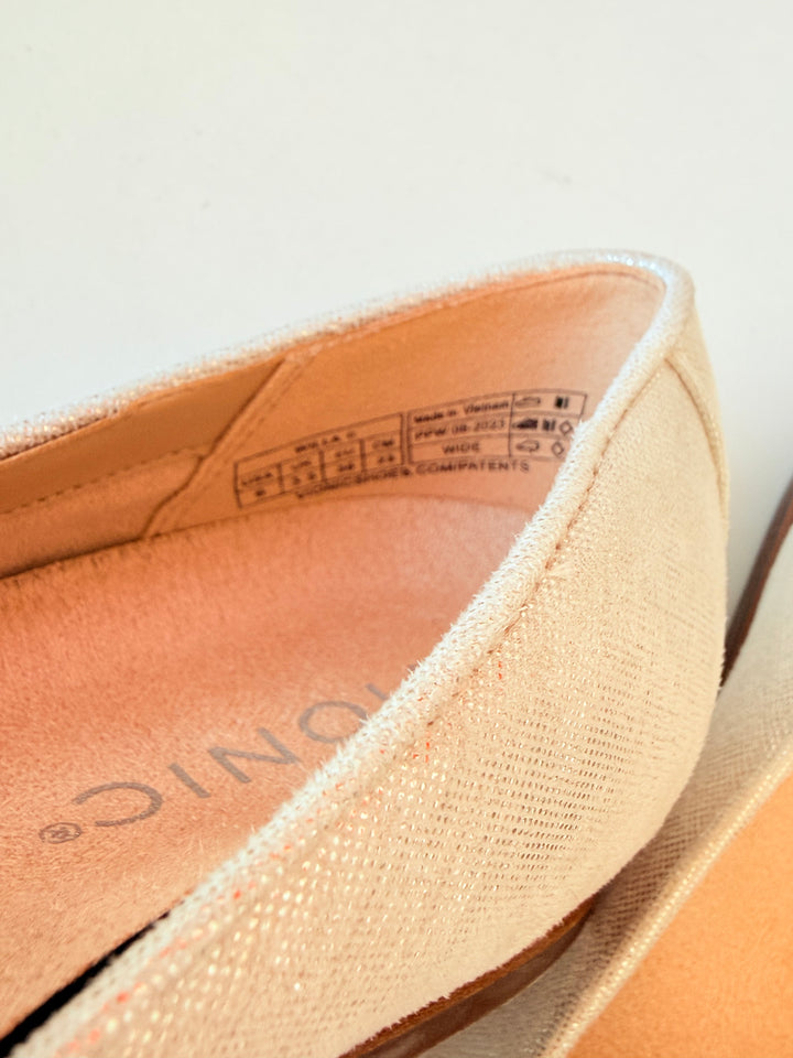Vionic Willa II In Light Silver Shimmer Mettalic Size 6 Wide New