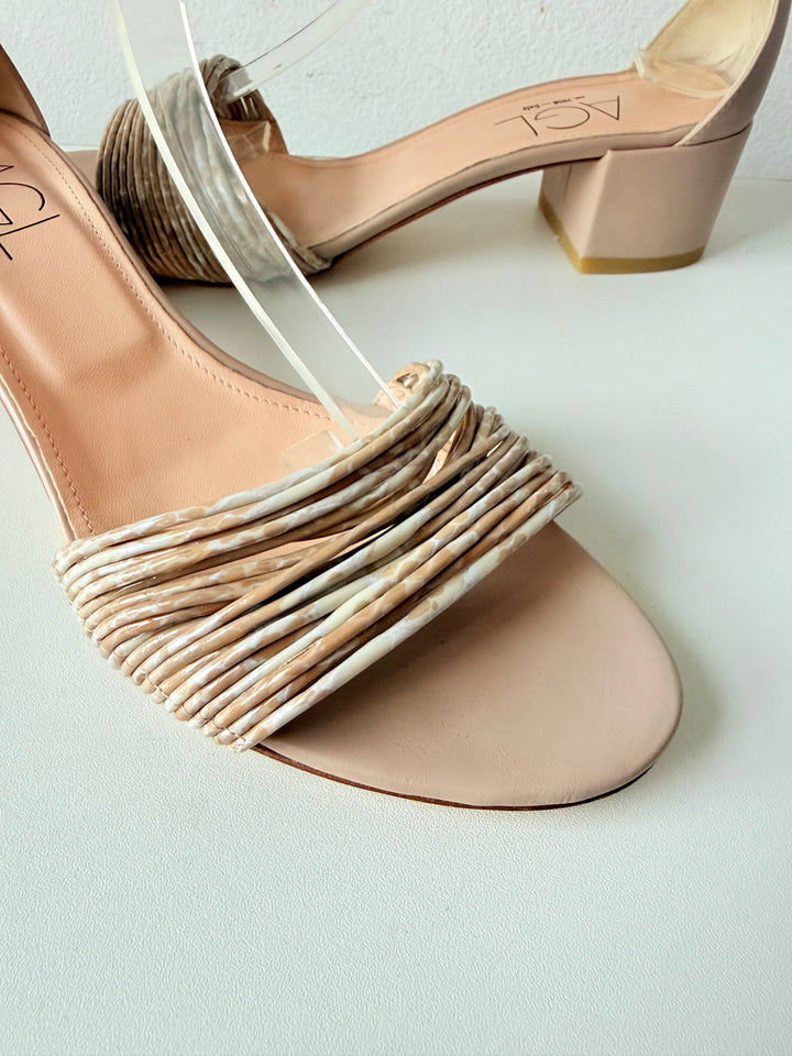 AGL Attiloto Giusti Leombruni Leather Ankle Strap Block Heel Sandals Size 40.5