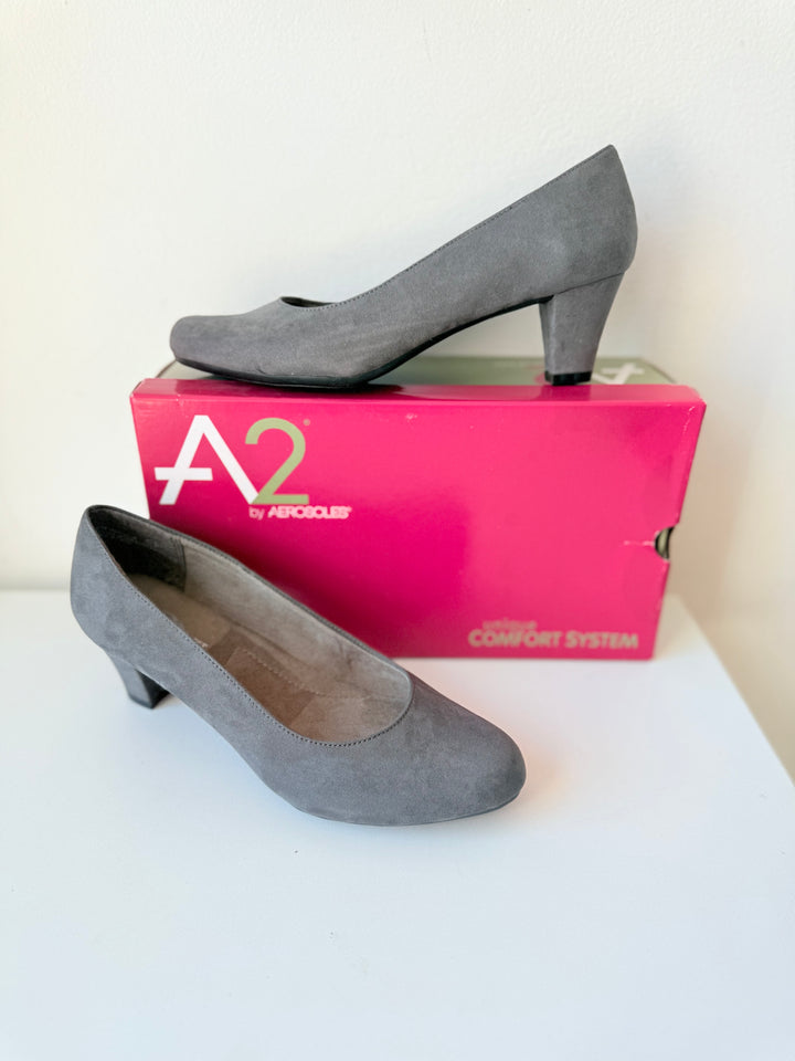A2 By Aerosoles Grey Suede Pumps Size 8