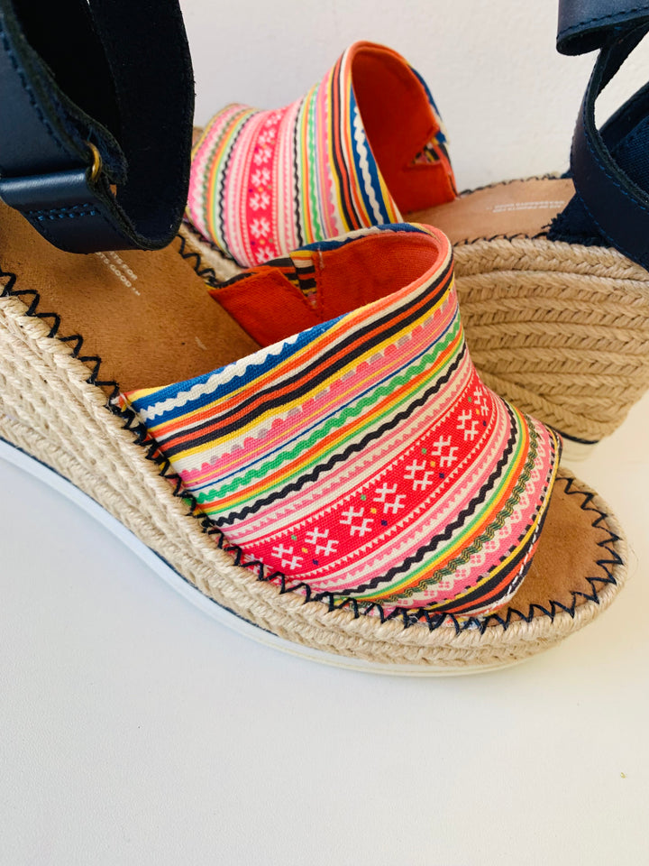 Tom’s Marisol Tapestry Multi Colored Wedge Women’s Size 8.5