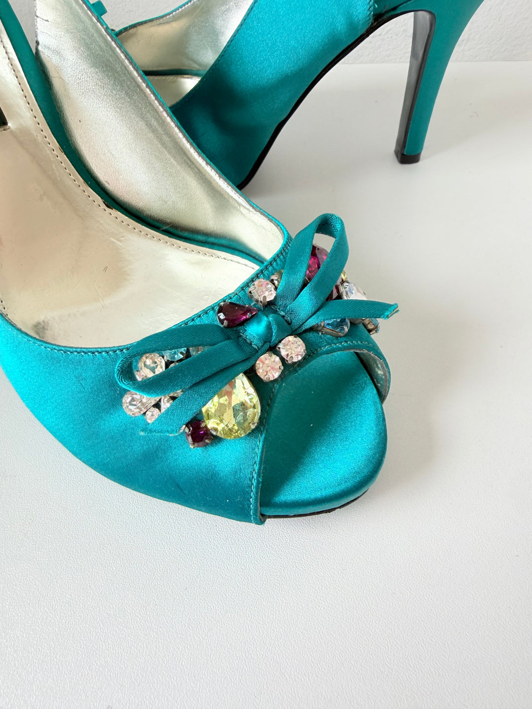 Nina Teal Blue Milika Satin Crystal Embellished Peep Toe Heeled Slingbacks Size 8