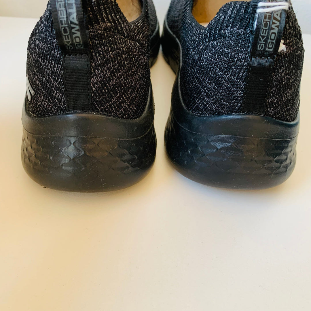 Skechers Black Arch Fit Washable Jasper Slip On Sneakers Size 7.5 Women’s New In Box
