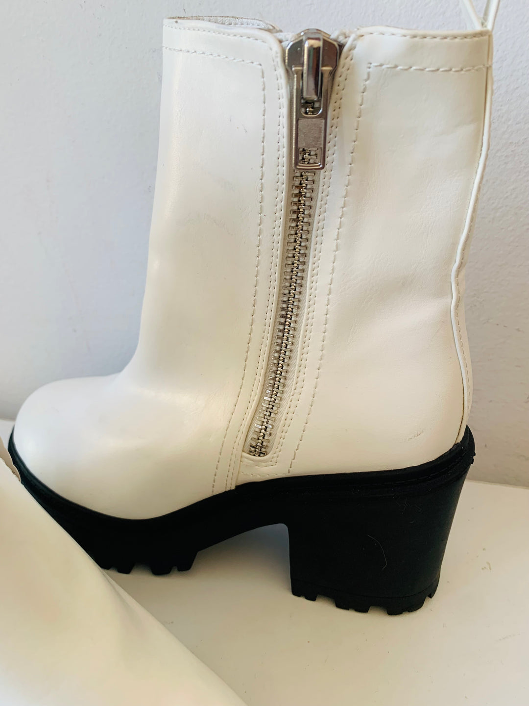 Urban Outfitters White Heeled Chunky Boots Size 7