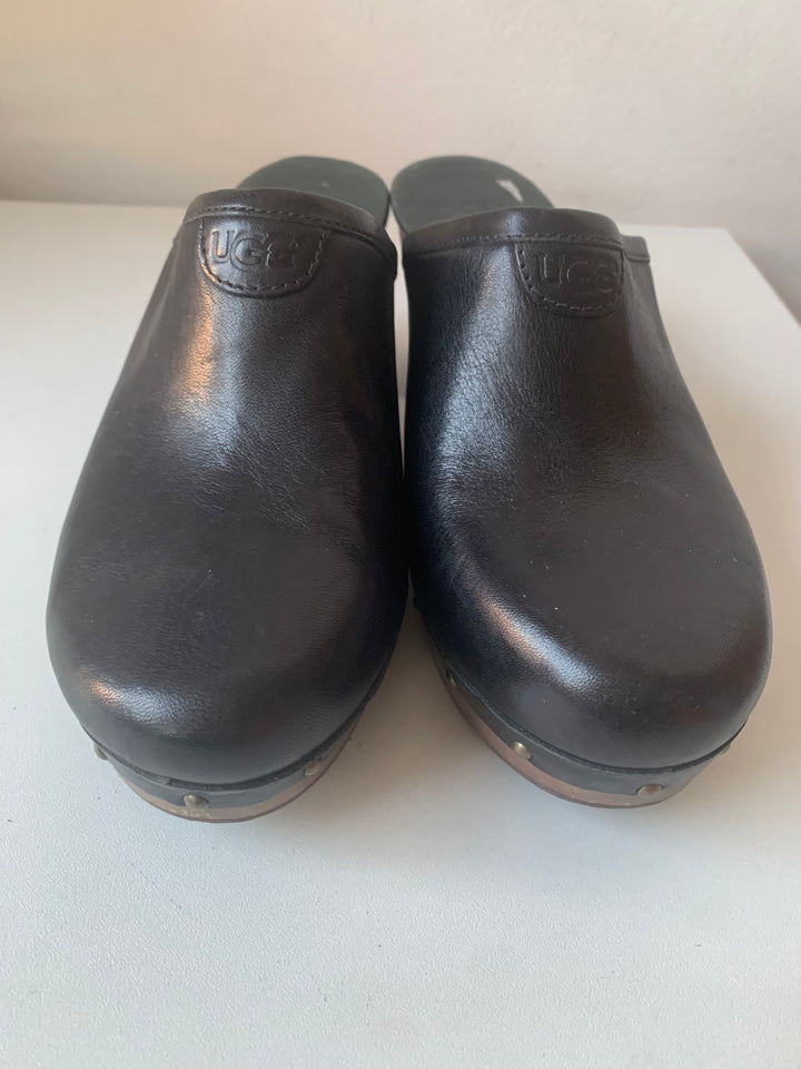 UGG Abbie 1951 Platform Studded Leather Clogs in Black Size 7