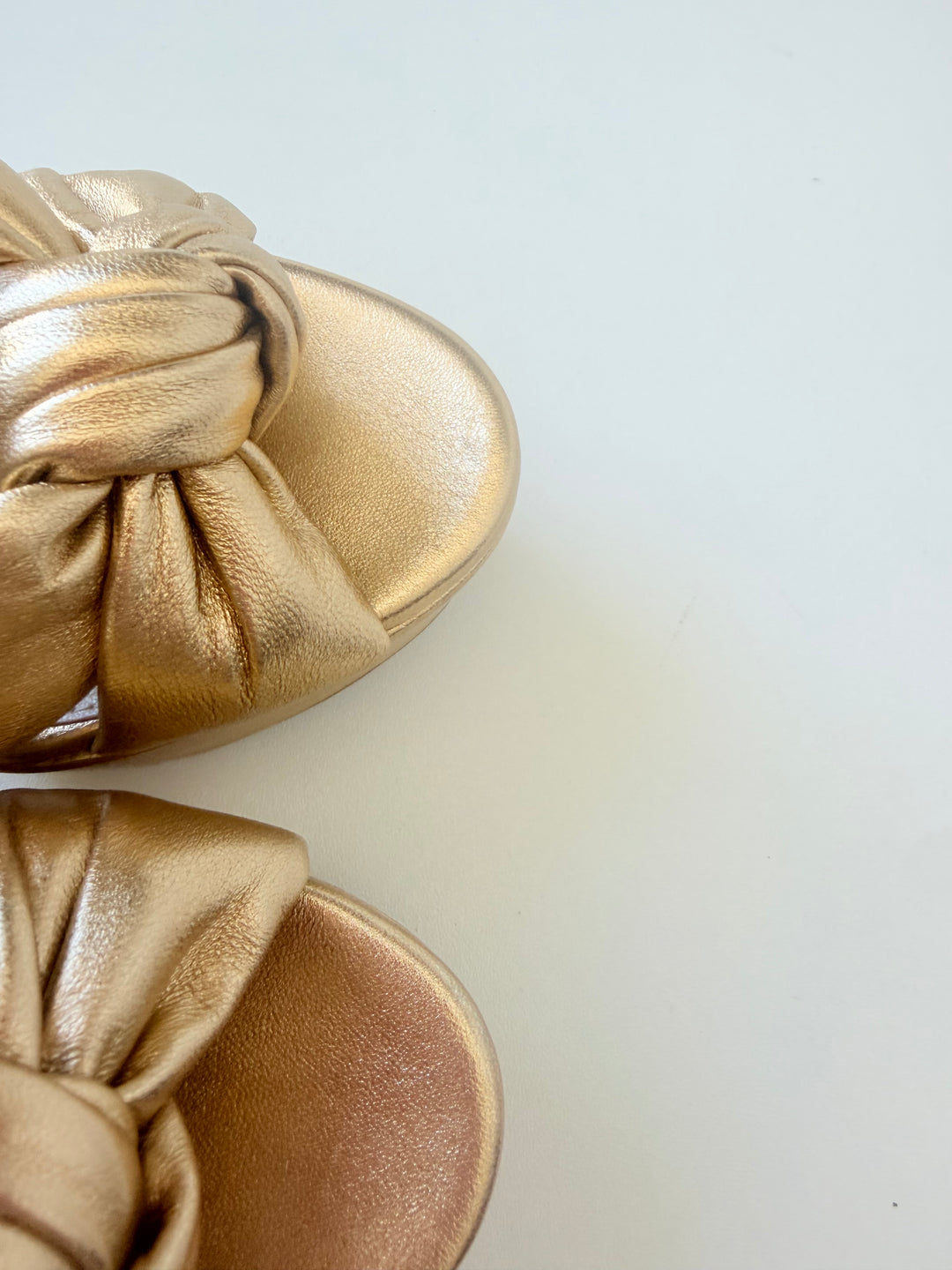 Michael Michael Kors Josie Gold Metallic Leather Knot Platform Open Toe Sandals Size 8