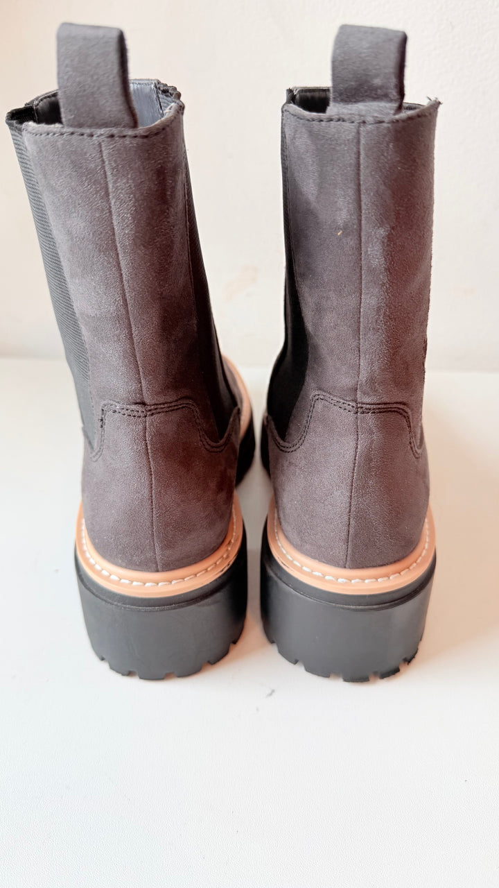 Open Edit Mya Lug Sole Chelsea Boots In Grey Size 9 New