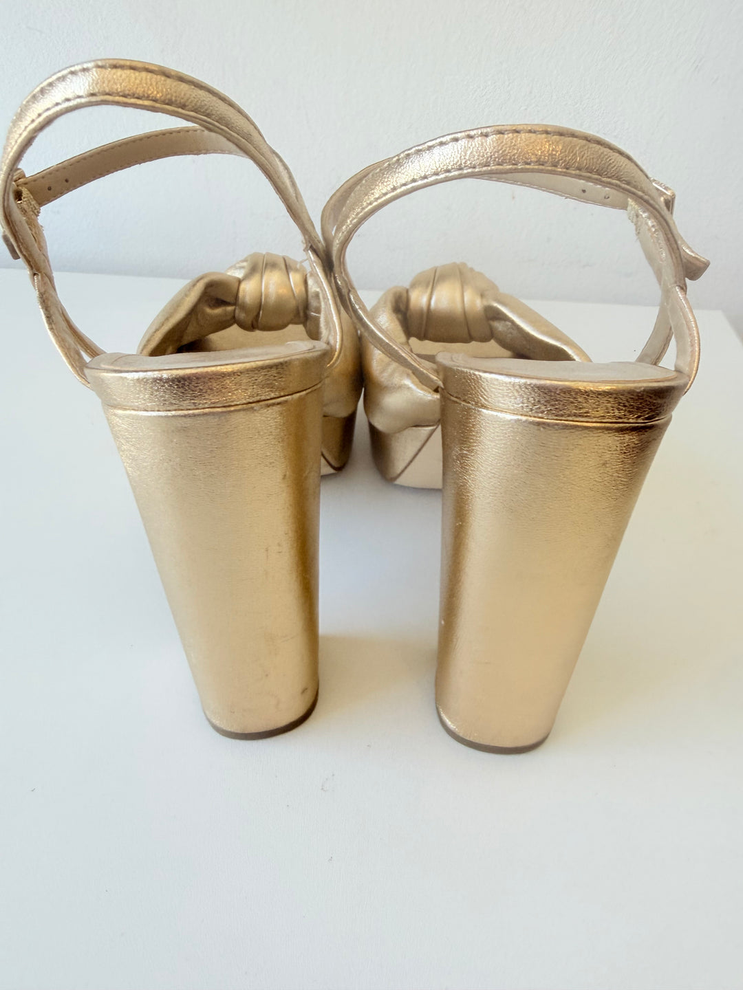 Michael Michael Kors Josie Gold Metallic Leather Knot Platform Open Toe Sandals Size 8