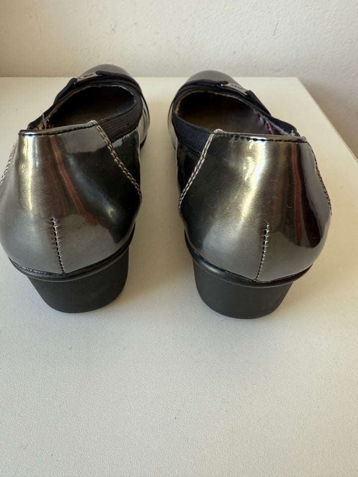 Anne Klein Definitely Pewter Black Wedge Pumps Size 7.5