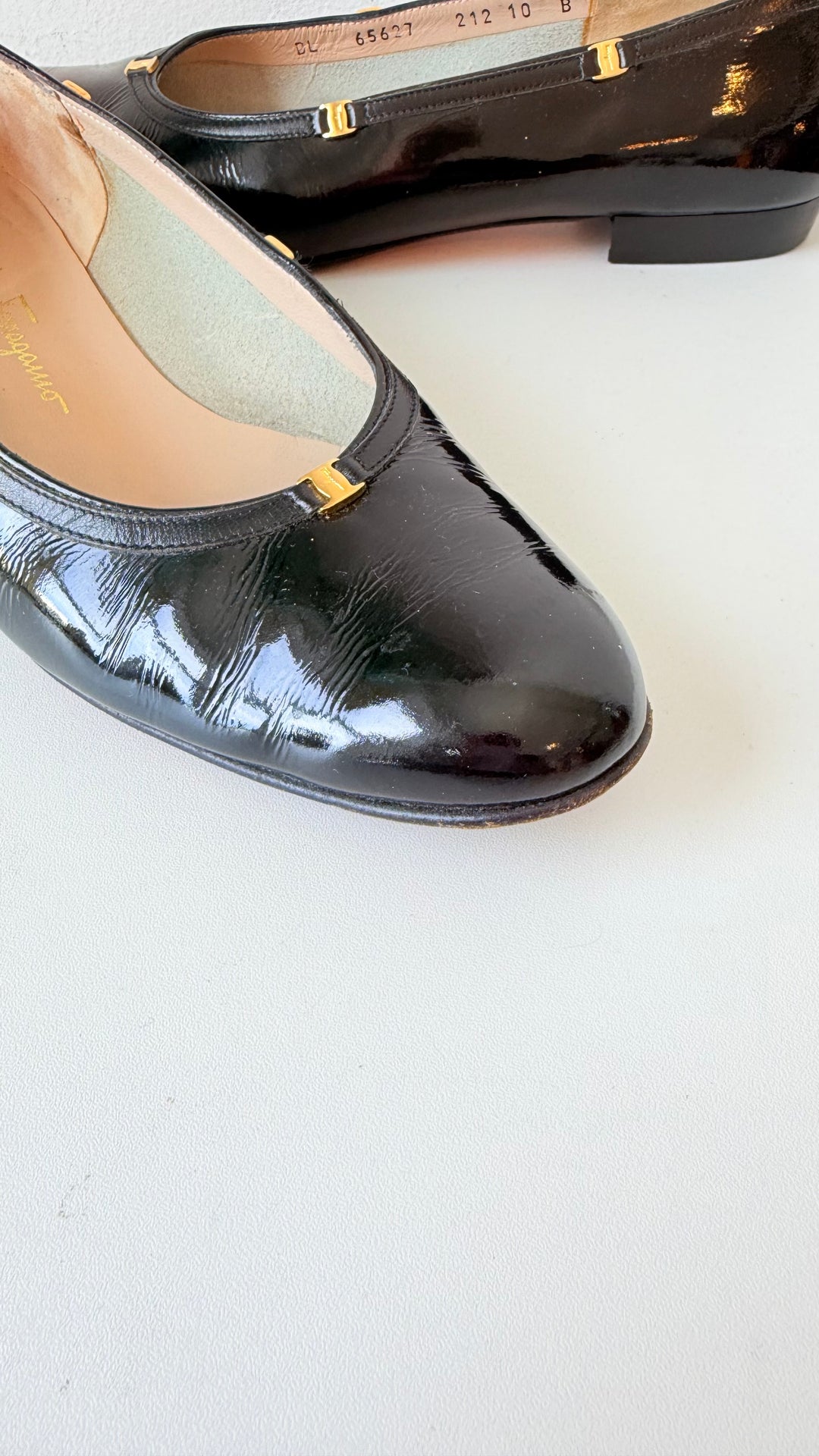 Salvatore Ferragamo Boutique Black Patent Leather Gold Detailed Ballet Flats Size 10 Women’s