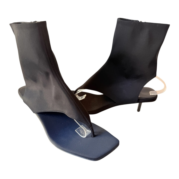 Jeffrey Campbell Plot Twist Thong Sandal Heels in Black Neoprene Size 10