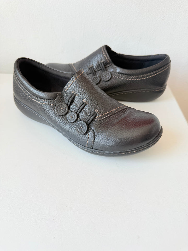 Clark’s Ashland Effie Slip On Black Leather Pebble Grain Flats Size 8