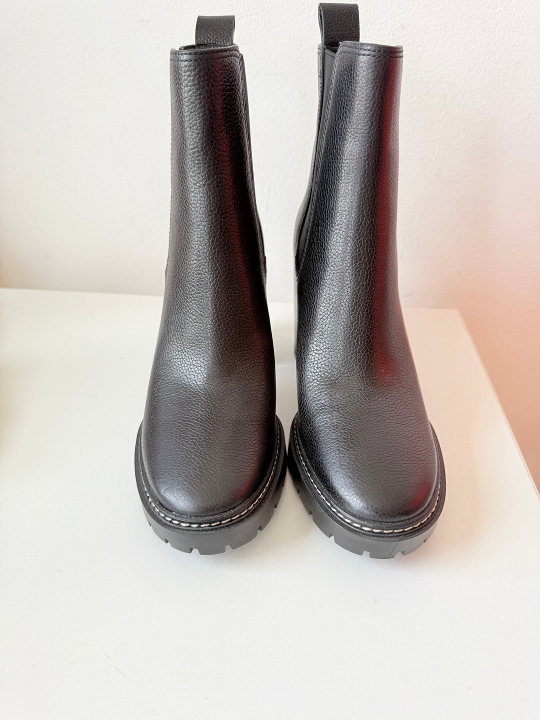 Tory Burch Perfect Black Chelsea Boots Lug 70mm New Size 10