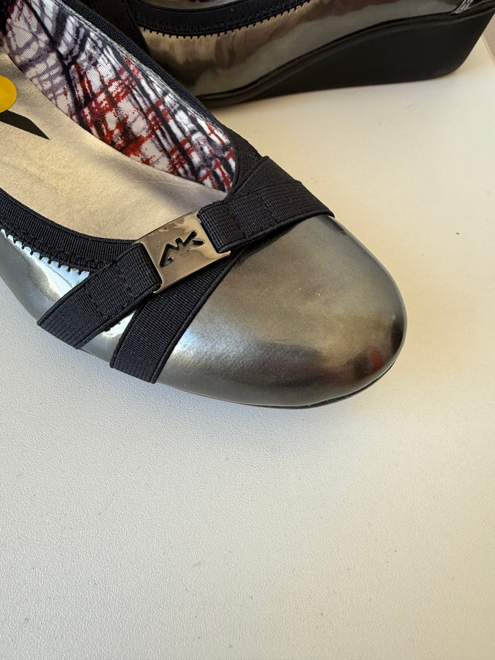 Anne Klein Definitely Pewter Black Wedge Pumps Size 7.5