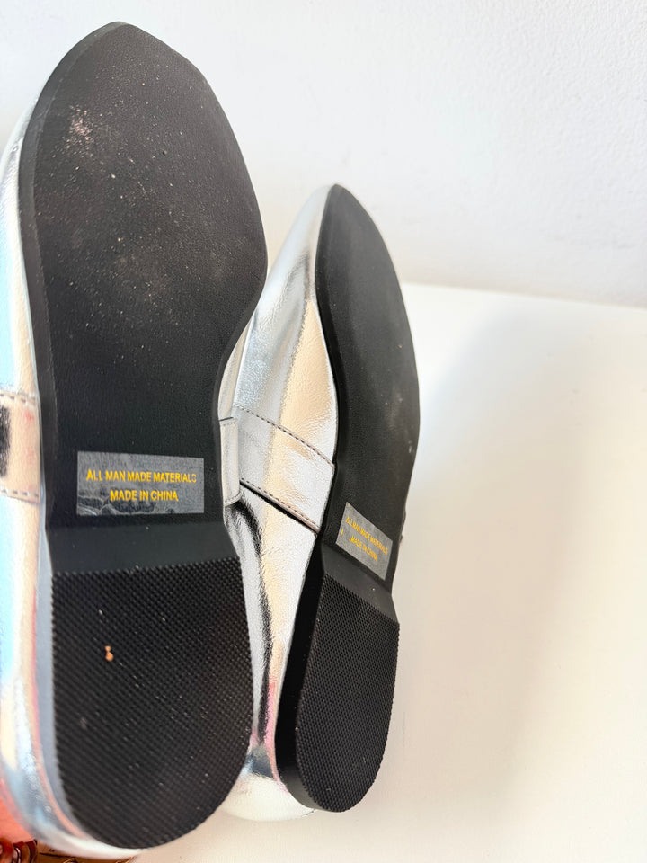 DV by Dolce Vita Millie Silver Mettalic Buckled Ballet Flats Size 7 New
