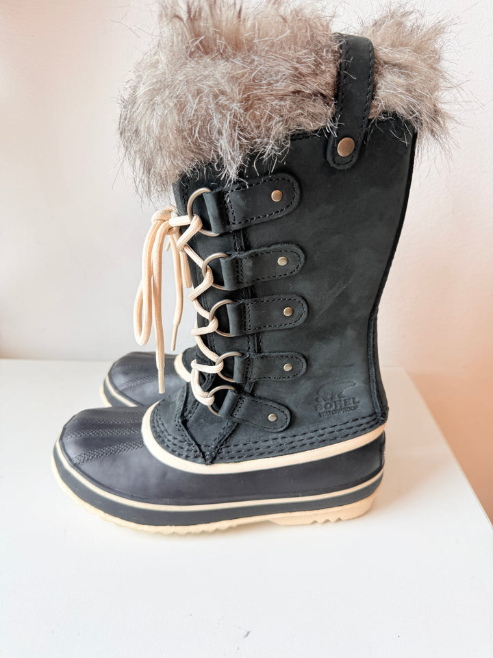 Sorel Waterproof Women’s Joan of Arc Boots In Dark Grey & Black Size 6 NWT