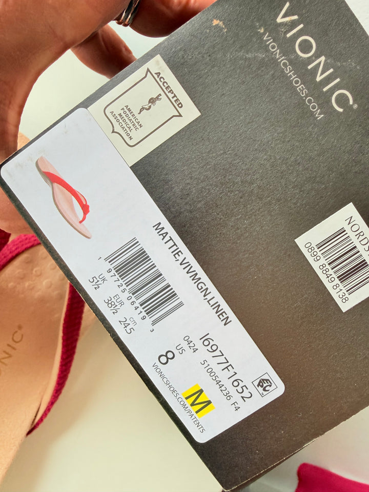 Vionic Mattie Thong Sandal In Red Size 8