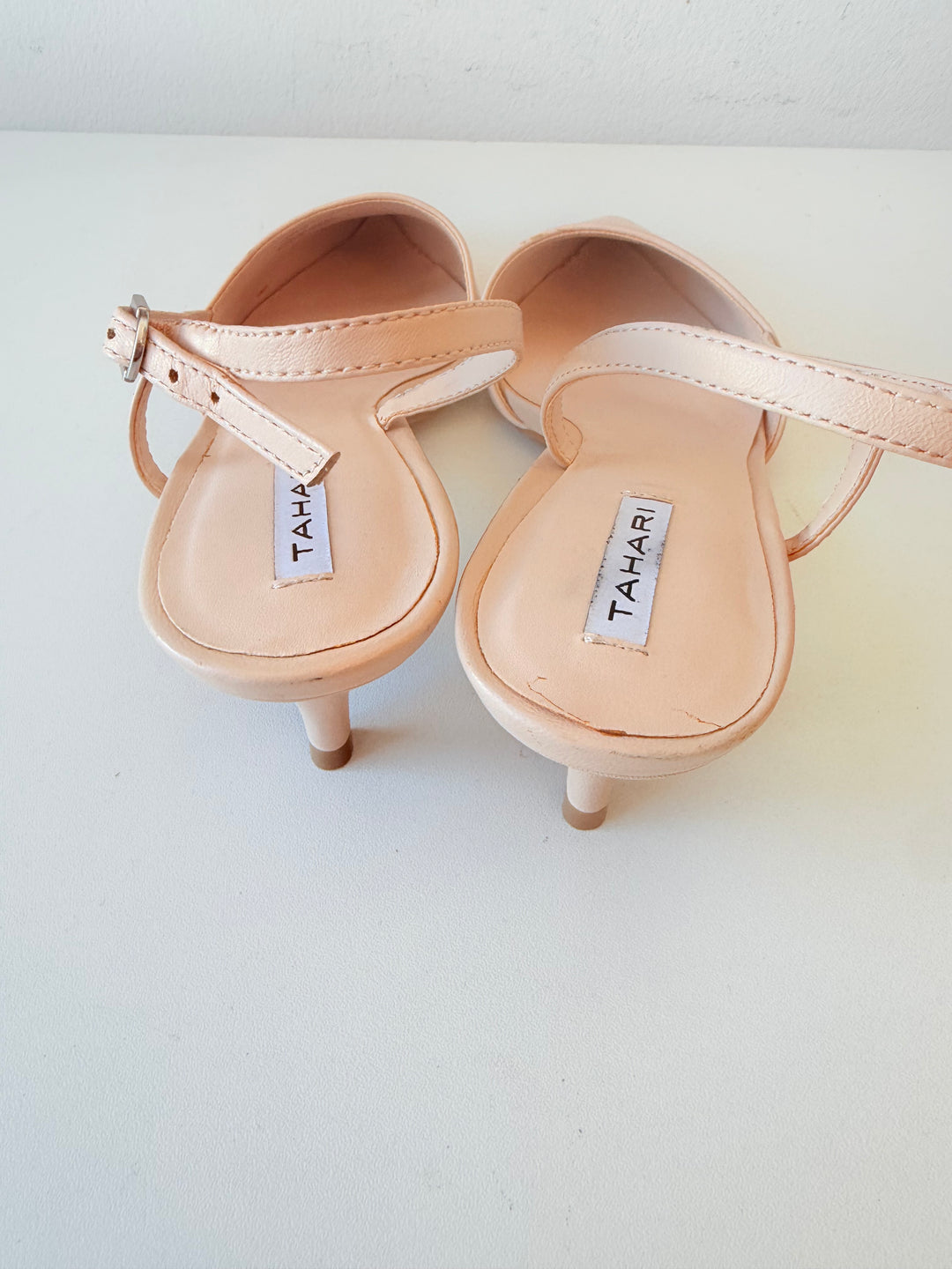 Tahari Cream Leather Pointed Toe Slingback Kitten Heel Pumps Size 7