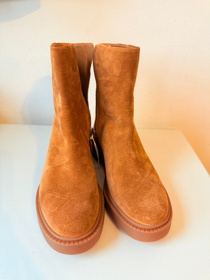 Vince Camel Kady Suede Ankle Boots New Size 7