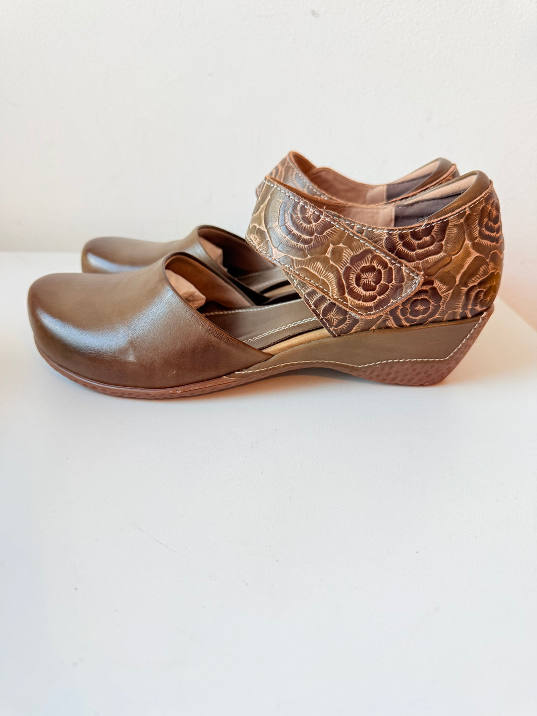 L’Artiste By Spring Step Gloss Pansy Embellised Floral Strap Mary Jane Shoes Size 41 In Olive