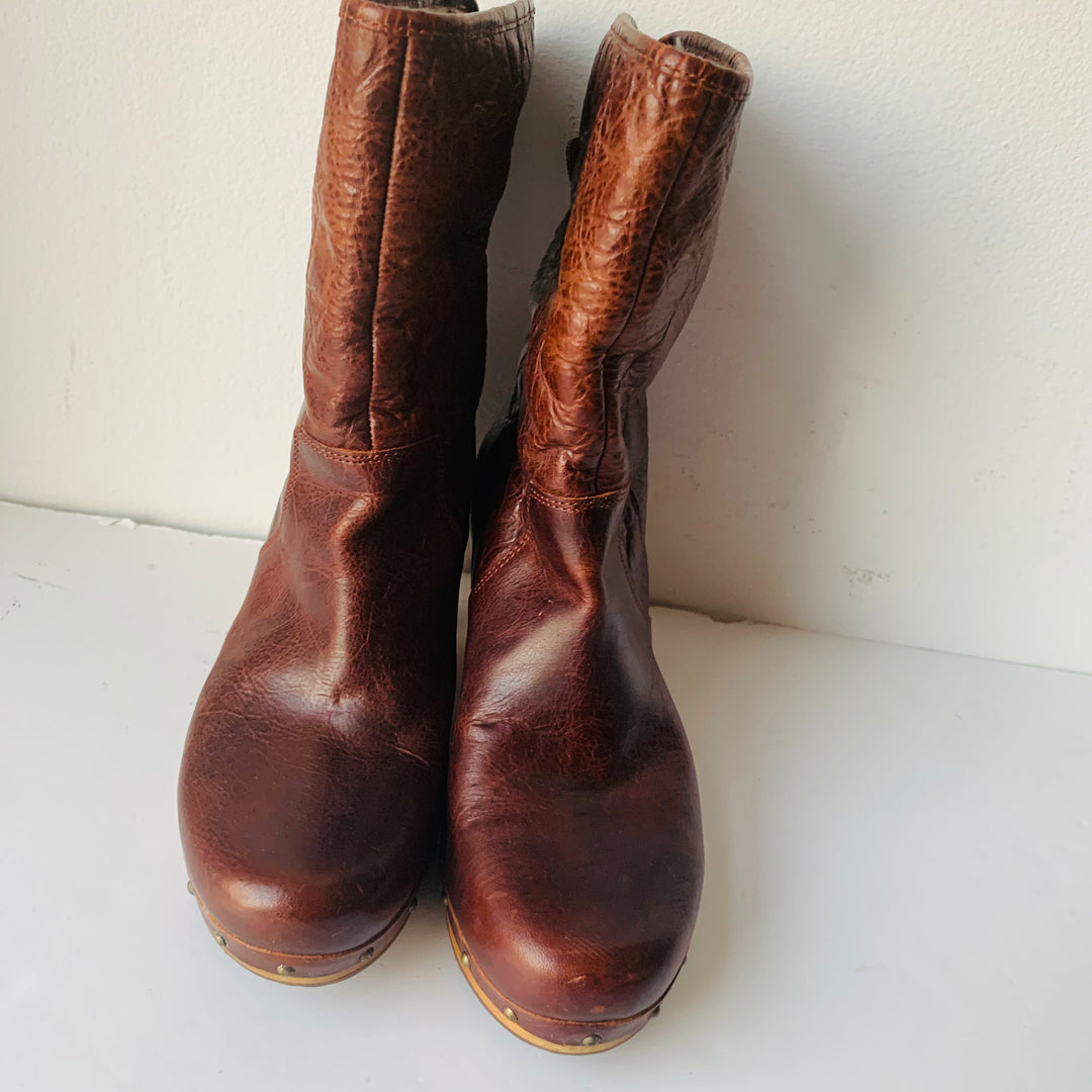 UGG Australia Lynnea Sheepskin Lined Brown Leather Boots Size 7